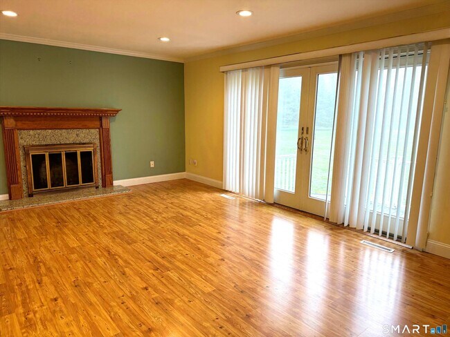 Building Photo - 16 Clearview Dr