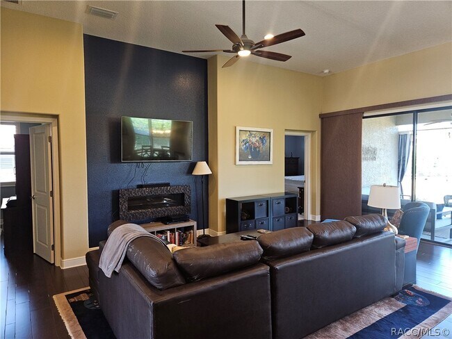 Building Photo - 2353 N Mia Point