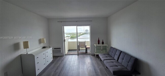 Building Photo - 7904 West Dr