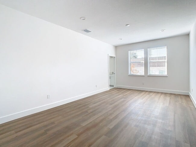 Building Photo - Malena Park - Brand New Townhouse Availabl...