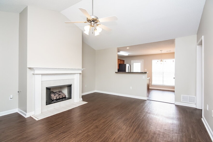 Building Photo - 748 Northwood West Cove