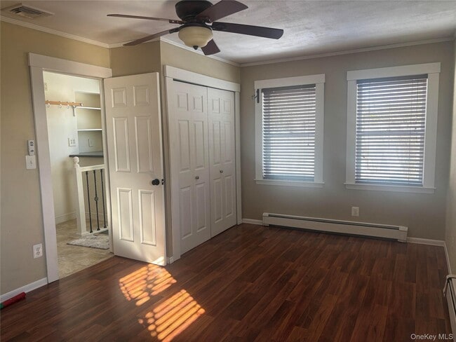 Building Photo - 109 Roosevelt Ave