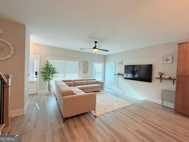 Building Photo - 1971 Drew Dr