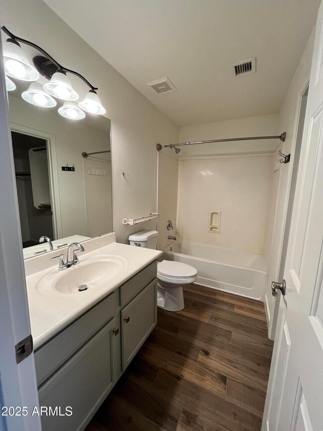 Building Photo - 2877 E Terrace Ave