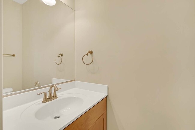 Building Photo - 112 Peyton Randolph Dr