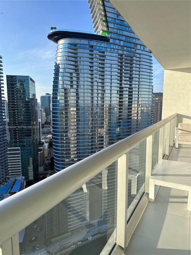Building Photo - 465 Brickell Ave