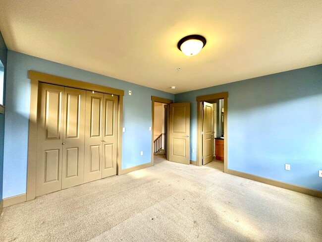 Building Photo - 3bd/2.5ba Bothell Townhome