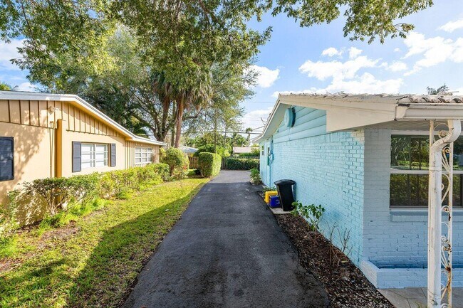 Building Photo - 908 Prosperity Farms Rd