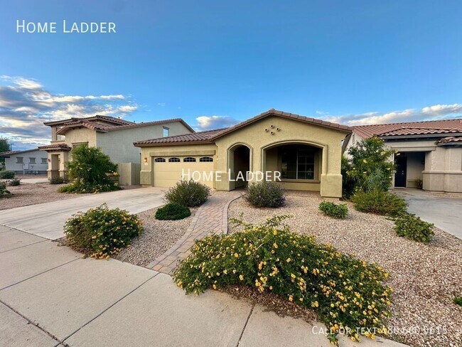 Building Photo - 3064 E Palmdale Ln