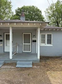 Building Photo - 717 Harper St E