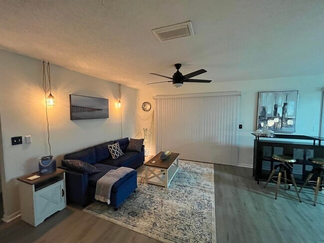 Building Photo - 1010 San Remo Rd