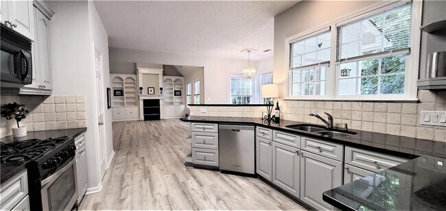 Building Photo - 4505 Pinehollow Ct