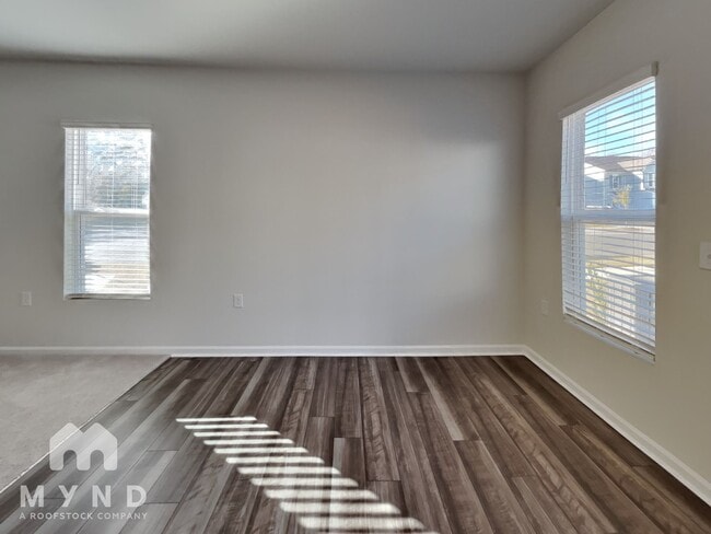 Building Photo - 807 McKenzie Pk Ter