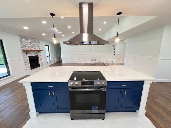 Building Photo - 1331 Buttercup Ct