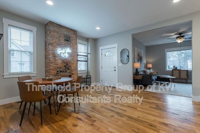 Building Photo - 65 E 7th Ave