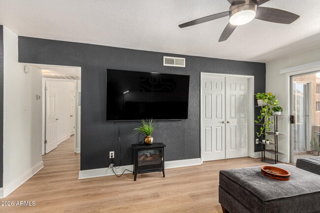 Building Photo - 5877 N Granite Reef Rd