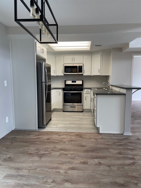 Building Photo - 20235 Keswick St