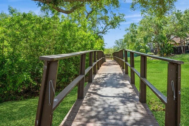 Building Photo - 1843 Bough Ave