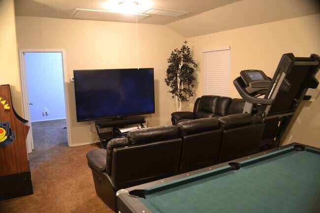 Building Photo - Gorgeous Corner Lot w/ Solar Panels