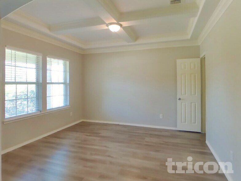 Building Photo - 2304 Eppright Dr