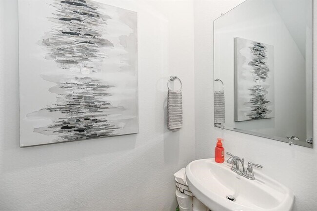 Building Photo - 2930 Crown Gate Dr