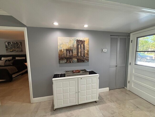 Building Photo - 1705 Presidential Way