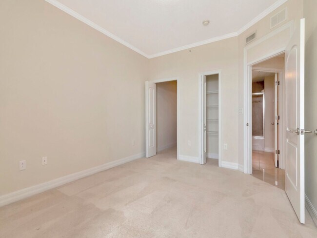 Building Photo - Waterfront Penthouse Living – Luxury 3 Bedroom / 2 Bath Condo on the Water