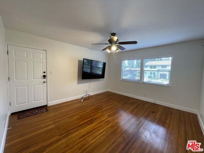 Building Photo - 5870 Bowcroft St