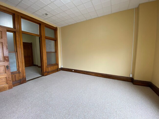 Building Photo - 109 N 8th St