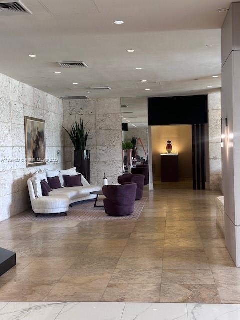 Building Photo - 1000 W Island Blvd