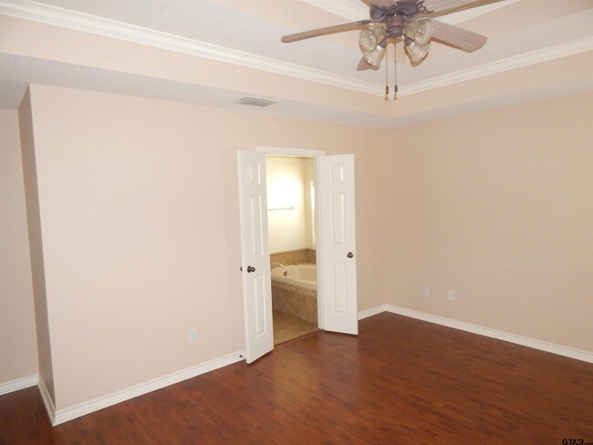 Building Photo - 16554 Beauregard Dr