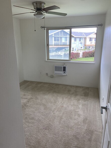 Building Photo - 50 Kihalani St