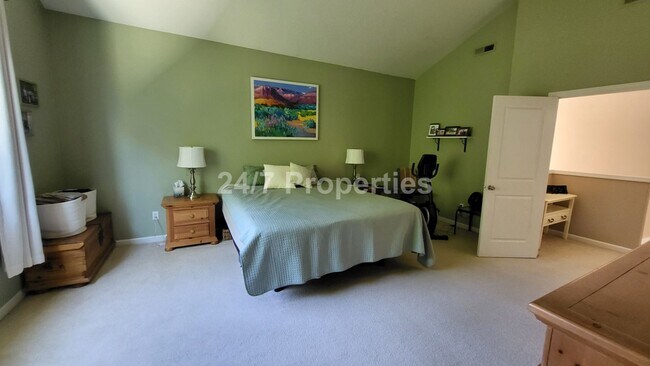 Building Photo - 3250 Wild Rose Loop