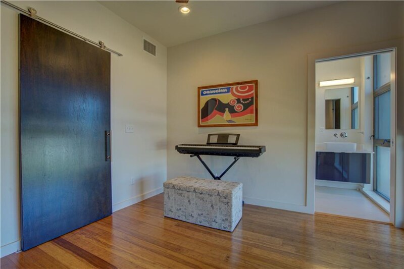 Building Photo - 807 NW 9th St