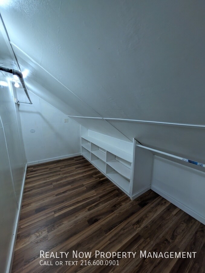 Building Photo - 15709 Northwood Ave