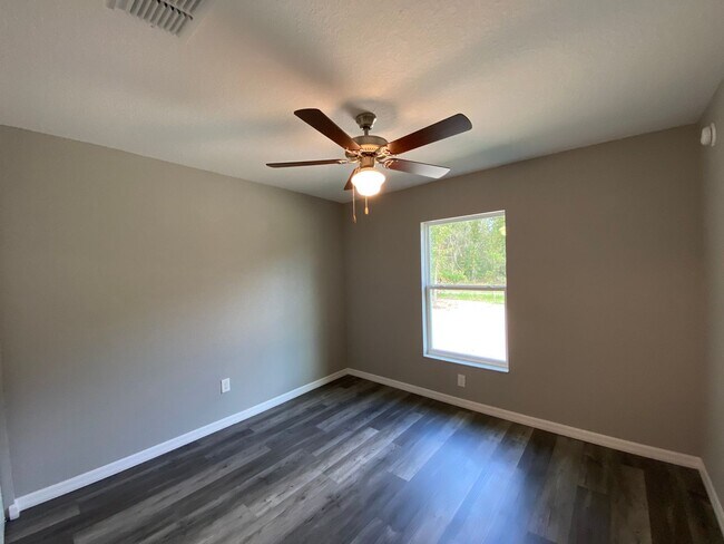 Building Photo - Beautiful  Home - 3/2/2 **WON"T LAST**