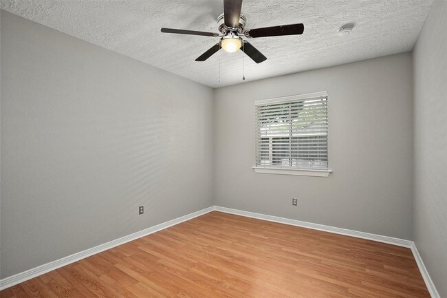 Building Photo - 419 Heatherwood Ct