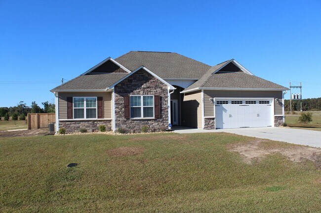 Building Photo - 205 Joyland Dr