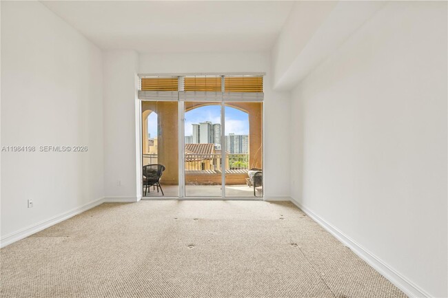 Building Photo - 3001 NE 185th St