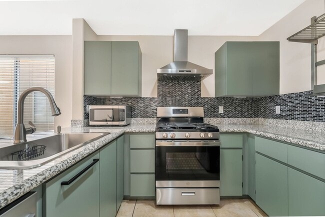 Building Photo - Modern Comfort in the Heart of Coronado Ranch!