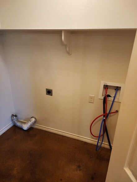 Building Photo - 13372 Country Meadow Ln