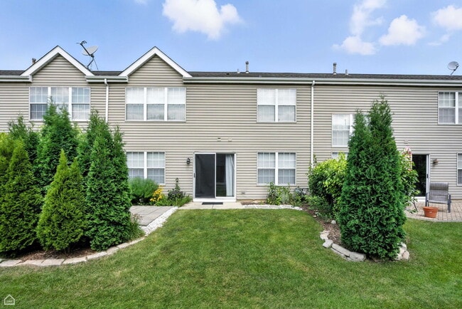Building Photo - 691 Savannah Ln