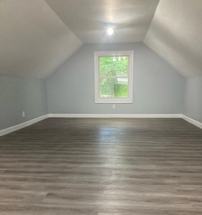 Building Photo - 45 Pilgrim Ave