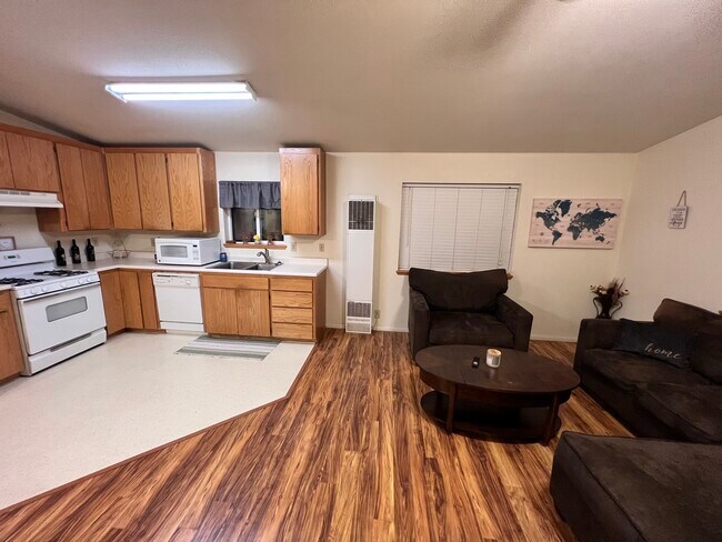 Building Photo - 21896 Fallview Dr