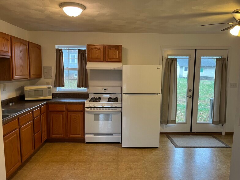 Building Photo - 2625 S Belt W