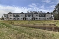 Building Photo - Private Entry! 2 Bed, 2 Bath $500 Deposit!