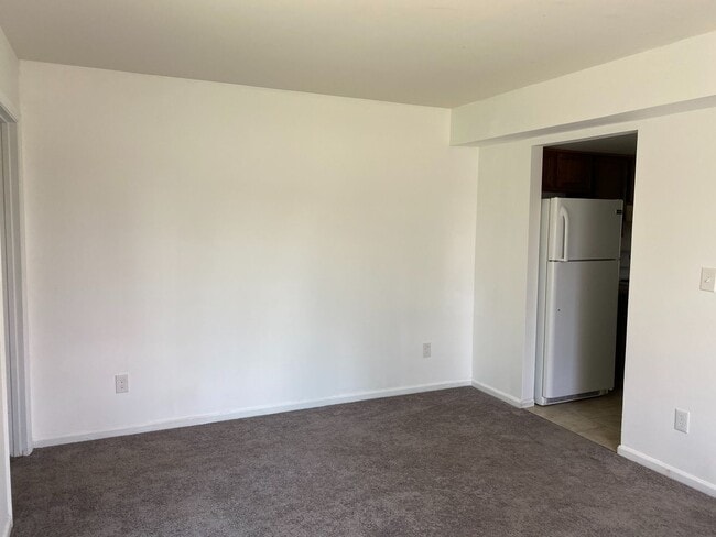Building Photo - Charming 2-Bedroom Duplex in the Heart of ...