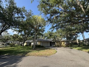 Building Photo - 263 Southampton Dr