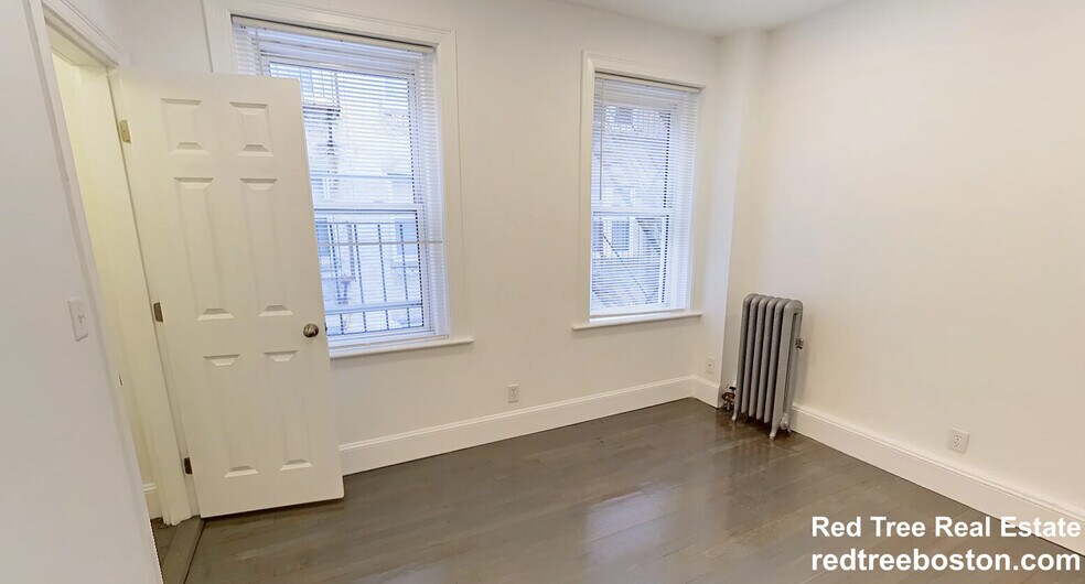 Building Photo - 111 Park Dr