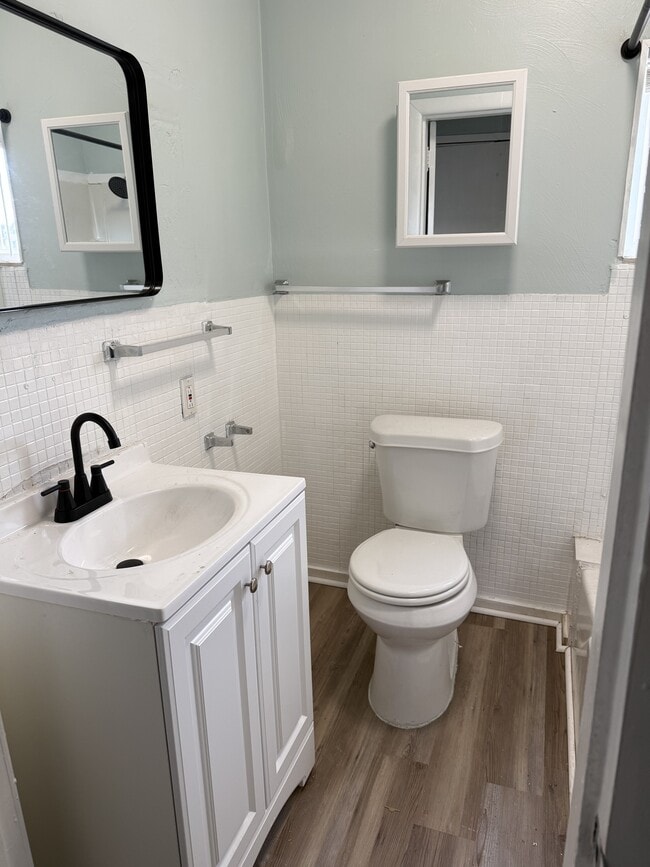 Building Photo - 1310 Pirl St